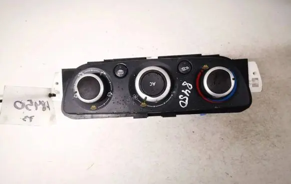 Renault Megane III Climate control unit t1001876k