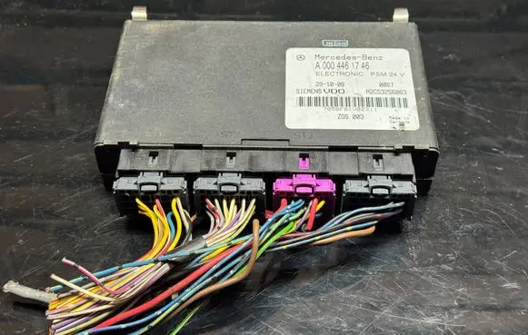Mercedes-Benz Vario Engine control unit/module ECU A0004461746 ZGS003 7058F81V023