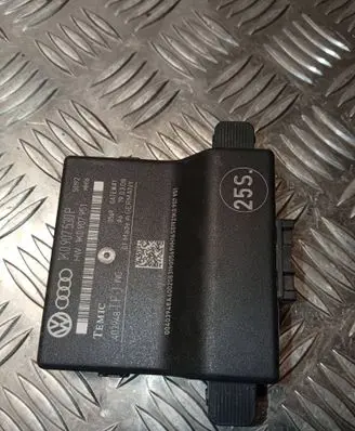 Volkswagen PASSAT B7 Gateway control module 1K0907530P 403948 1K0907951