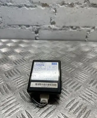 Toyota Corolla Verso AR10 Door control unit/module 897410F010 61B168000 10R021776