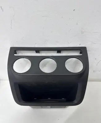Volkswagen Golf Plus Climate control/heater control trim 5M0819422