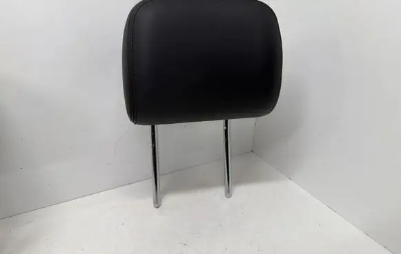 Volkswagen Touareg II Front seat headrest 