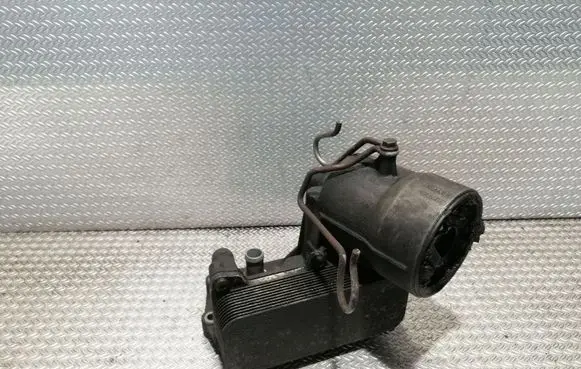 Volkswagen Transporter - Caravelle T5 Oil filter mounting bracket 070115389E