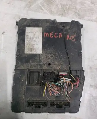 Renault Megane II Fuse module 8200780018 8200837630 18012008