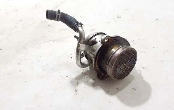 Renault Trafic III (X82) EGR valve cooler 147358452R