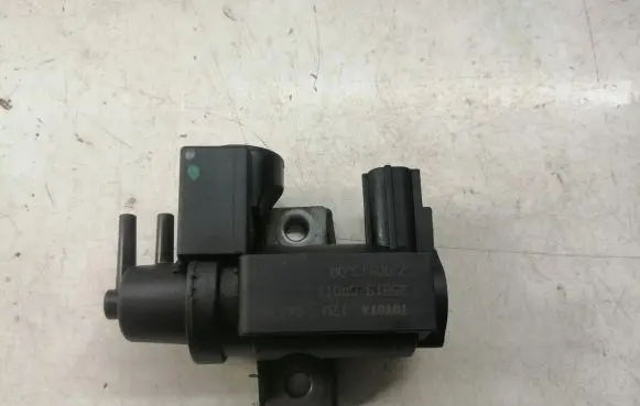 Toyota Corolla Verso AR10 Turbo solenoid valve 258190R011