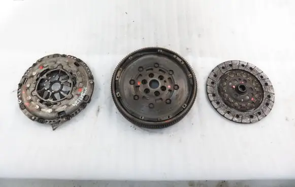 Audi A3 S3 8P Dual mass flywheel 323064110