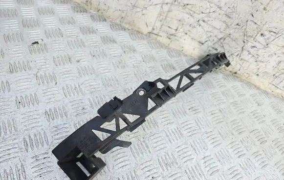Mazda 5 Headlight/headlamp mounting bracket C29150151 2Y3H