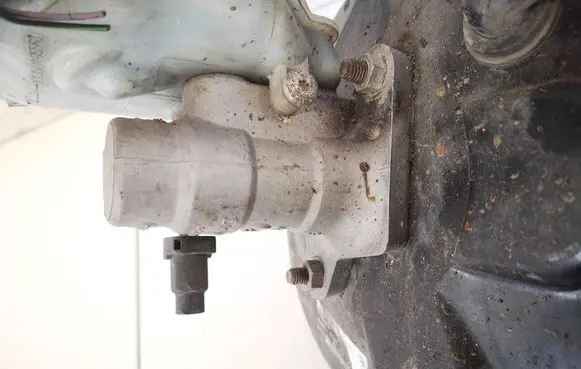 Volvo V70 Master brake cylinder 