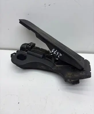 Volkswagen PASSAT B6 Accelerator throttle pedal 1T1721503H 6PV00868900
