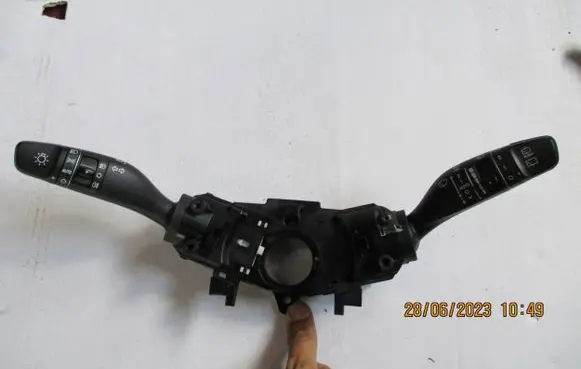 Hyundai Tucson TL Wiper turn signal indicator stalk/switch 93403D7960