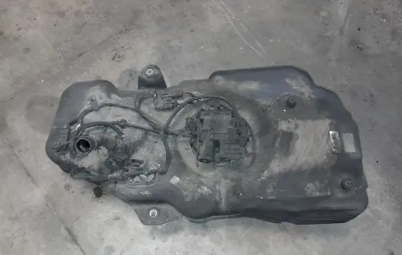 Mercedes-Benz ML W166 AdBlue liquid reservoir A1664703901