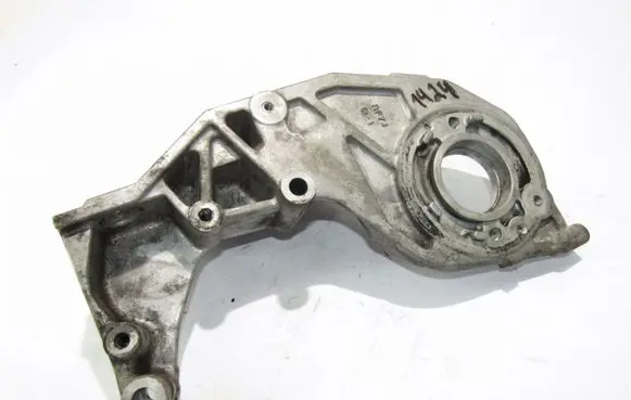 Mazda 5 Fuel pump bracket 