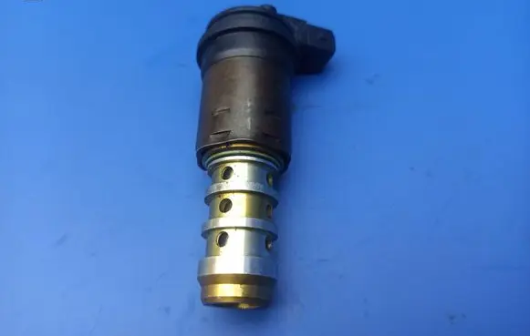 BMW 7 E65 E66 Camshaft vanos timing valve 1707323 1136170732309