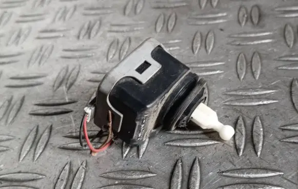 Skoda Fabia Mk1 (6Y) Headlight level adjustment motor 6Y0941295