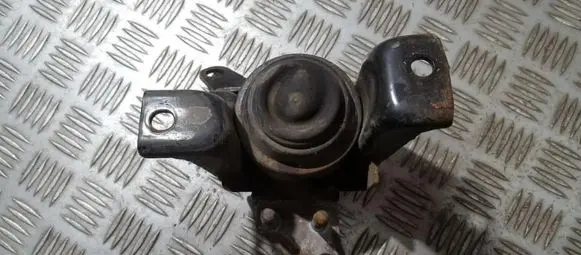 Engine mount bracket