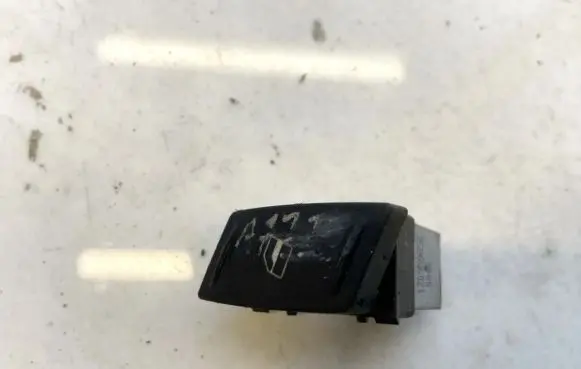 Skoda Octavia Mk2 (1Z) Electric window control switch 1z0959856