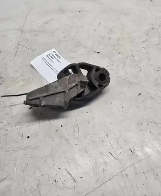 Audi A6 C7 Muffler mount bracket/holder 8K0253144M