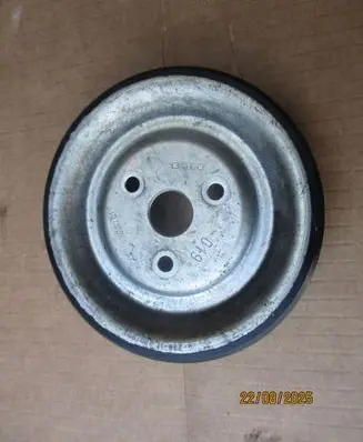 Peugeot 508 Crankshaft pulley V761902080