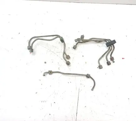 Volvo V70 Fuel injector supply line/pipe 