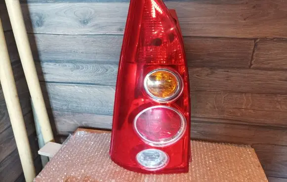 Mazda Premacy Rear/tail lights 22061961
