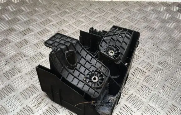 Volkswagen Golf Plus Fuse box cover 1K0907361B
