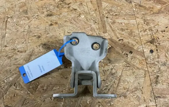Suzuki SX4 Front door upper hinge 
