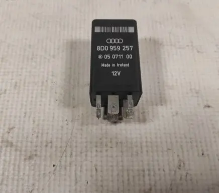 Audi A6 S6 C4 4A Other relay 8D0959257