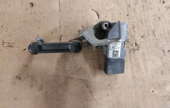 Volvo XC90 Rear air suspension level height sensor 31360328