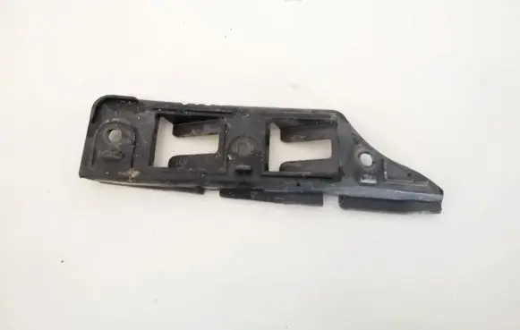 Front bumper mounting bracket