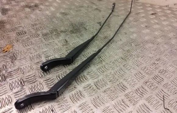 Renault Zoe Front wiper blade arm 288819407R 288863986R