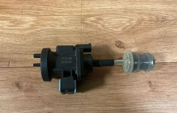 Mercedes-Benz ML W163 Turbo solenoid valve 270182 062023 0005450427