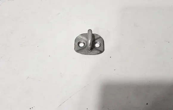 Alfa Romeo Giulia Front door lock loop/hook striker D435