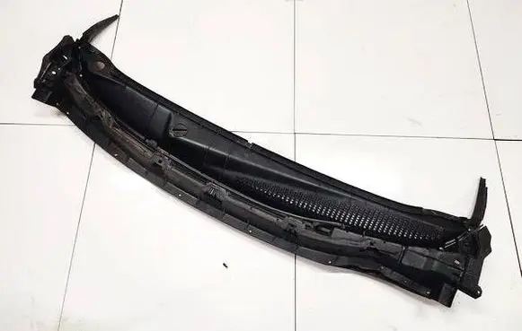 Nissan Note (E11) Wiper trim