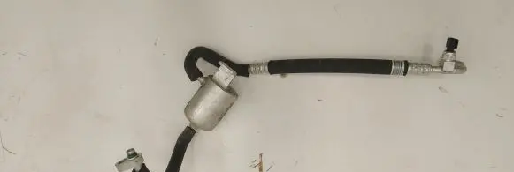 Hyundai Kona I Air conditioning (A/C) pipe/hose