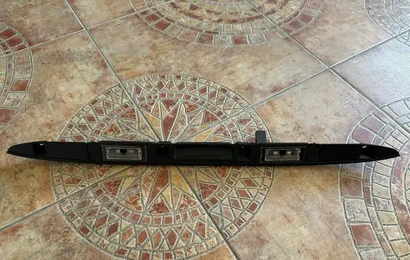 BMW X5 E53 Trunk door license plate light bar 51137170676