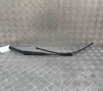 Mercedes-Benz A W176 Windshield/front glass wiper blade A1768200344