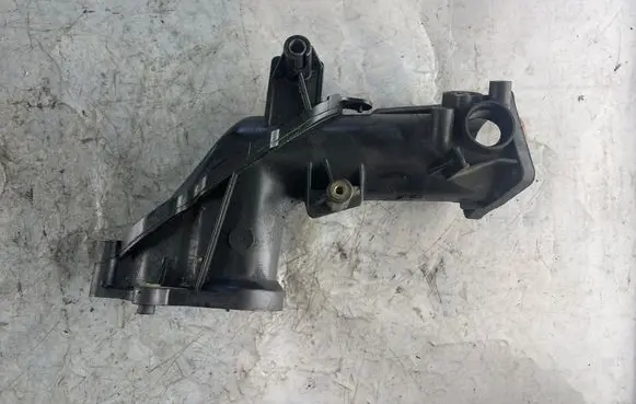 Jeep Grand Cherokee (WK) Air intake duct part A6420901037