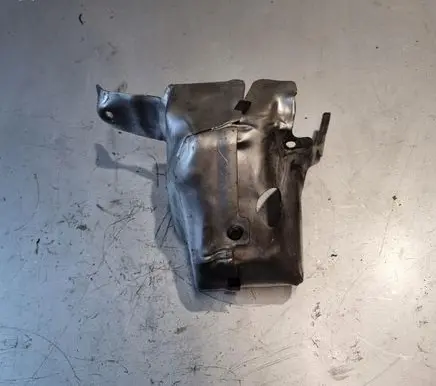 Land Rover Discovery Sport Heat shield in engine bay G4D39A462GD
