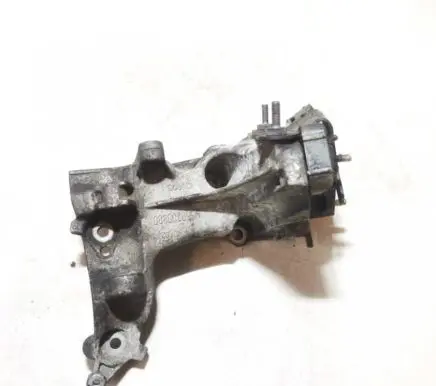 Peugeot 407 Engine mounting bracket 9659200880