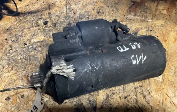 Volkswagen Golf IV Starter motor