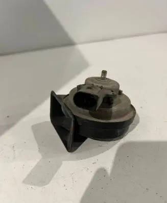 Volkswagen PASSAT B6 Horn signal e30055306