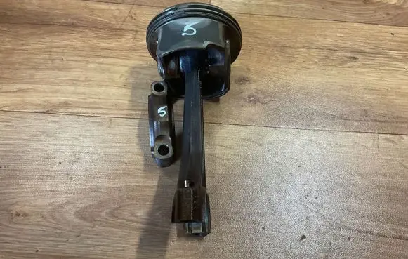 BMW 5 E60 E61 Piston with connecting rod 082229