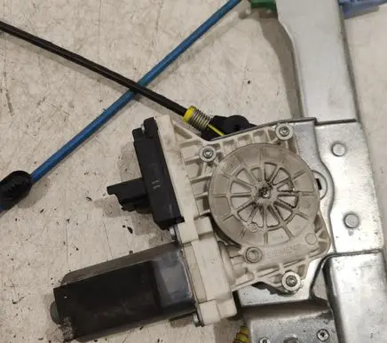 Citroen C2 Front door window regulator with motor 7746015203
