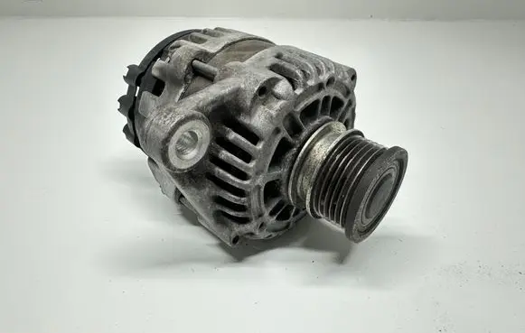 Opel Insignia A Generator/alternator 13502583