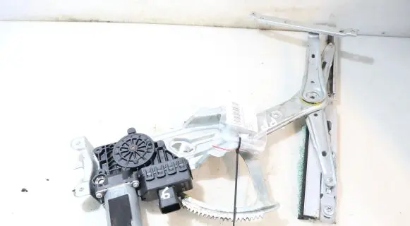 Front window lifting mechanism without motor