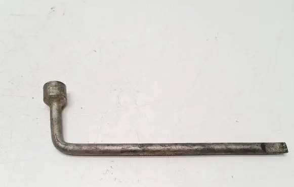 Toyota Corolla Verso AR10 Wheel nut wrench 