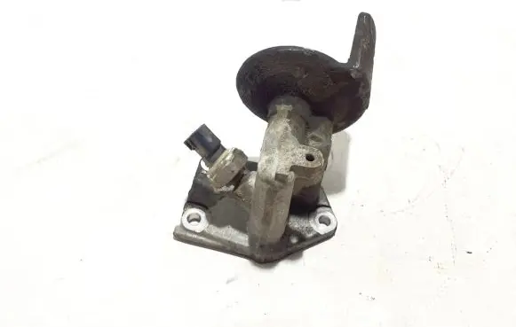 Toyota Hilux (AN120, AN130) Oil filter mounting bracket 156770E010