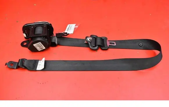 Nissan Leaf I (ZE0) Front seatbelt 640767800E