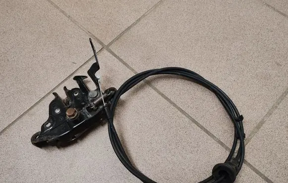 Nissan Note (E11) Engine bonnet/hood lock/catch 